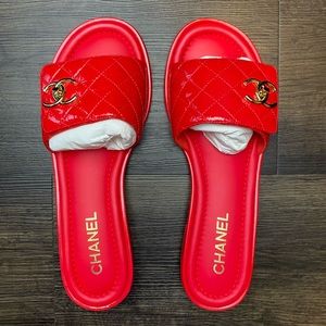 Chanel Dark Pink Patent Goatskin Turn-Lock Mules NEW